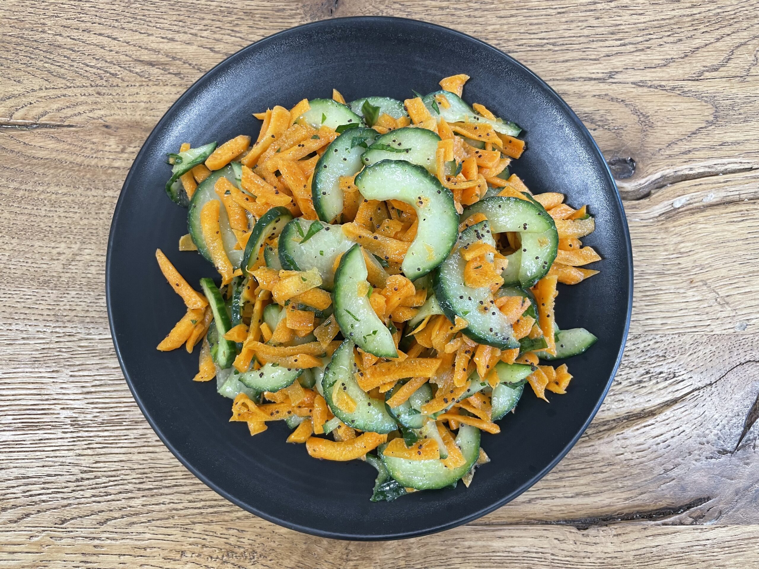 Gurkensalat mit Mohn / vegan (kleine Box)