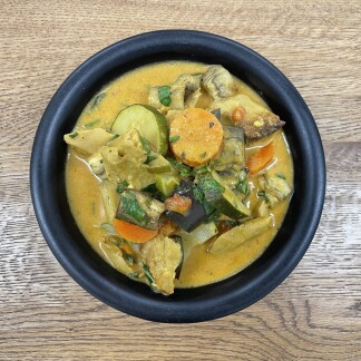 Schiffchuchi - Gemüse-Curry mit planted Chicken (vegan)